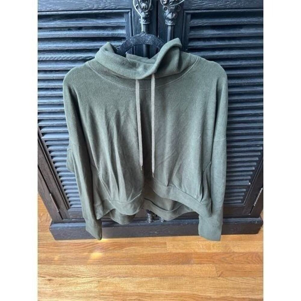 Sweaty Betty Made In Italy Turtleneck Sweatshirt Size xxl